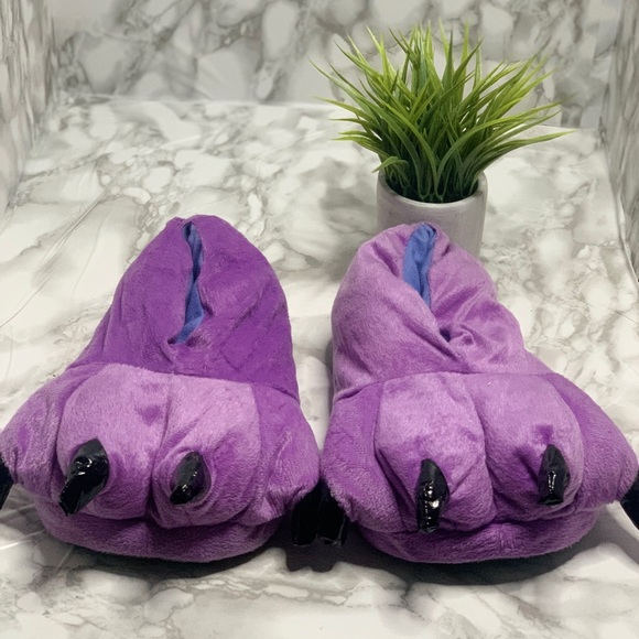 Purple monster house slippers - Picture 2 of 3